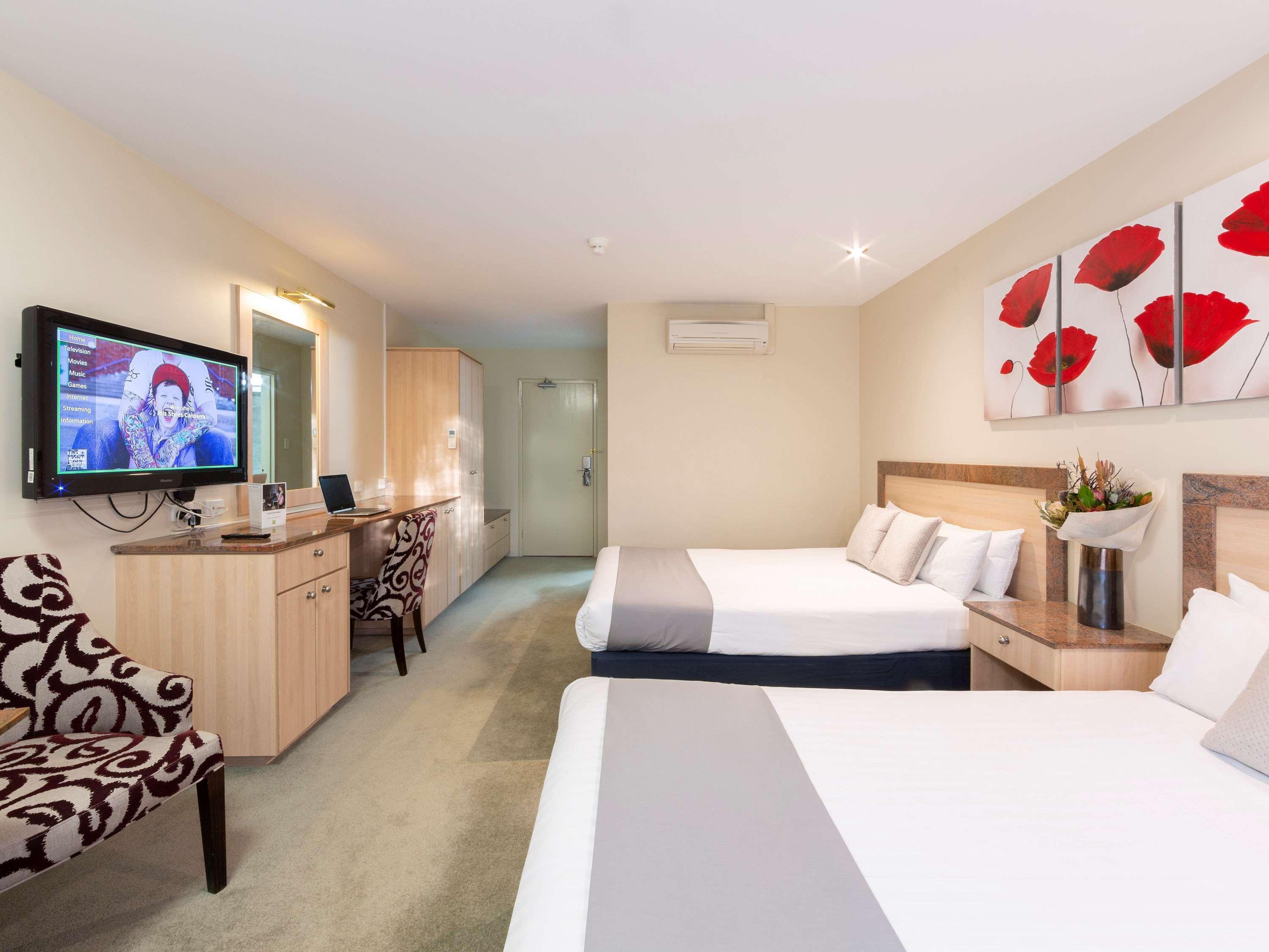 Ibis Styles Canberra Exterior photo