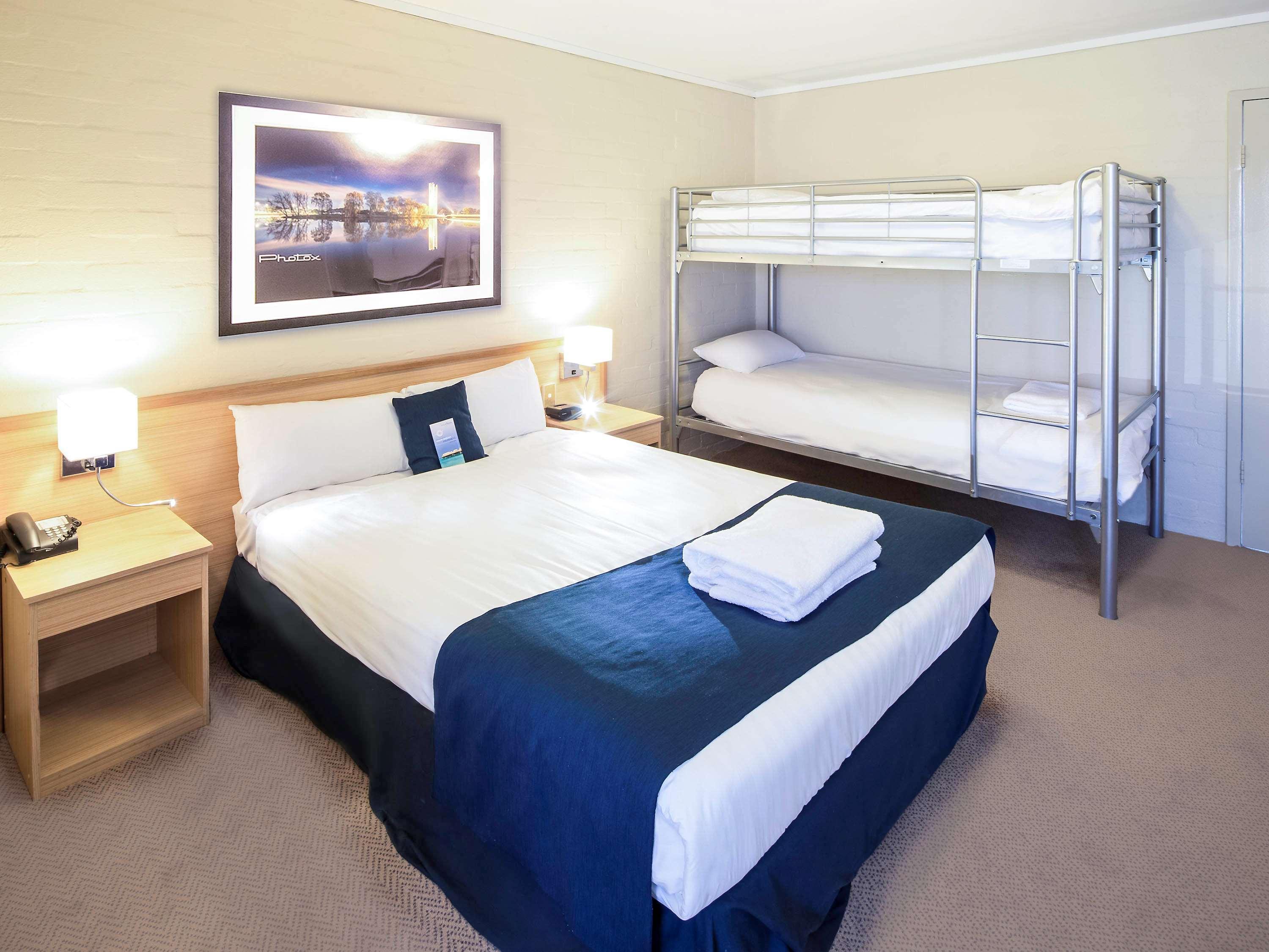 Ibis Styles Canberra Exterior photo