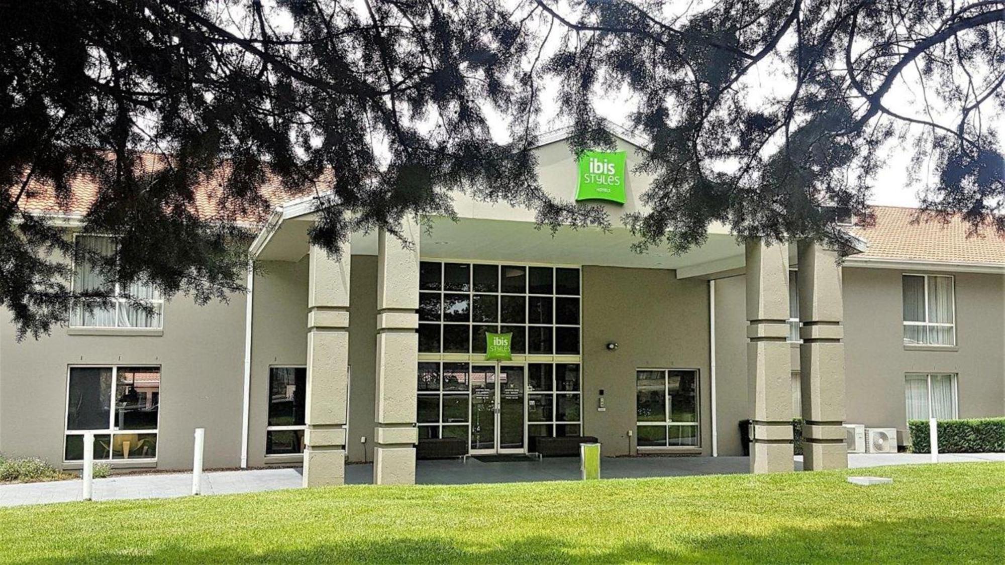 Ibis Styles Canberra Exterior photo