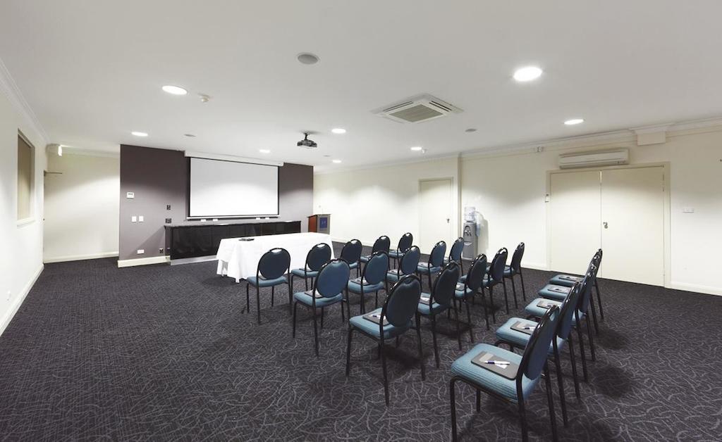 Ibis Styles Canberra Exterior photo