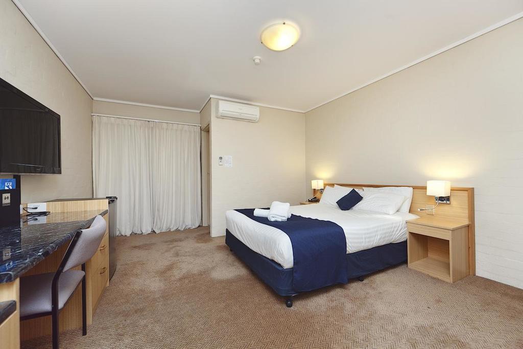 Ibis Styles Canberra Exterior photo