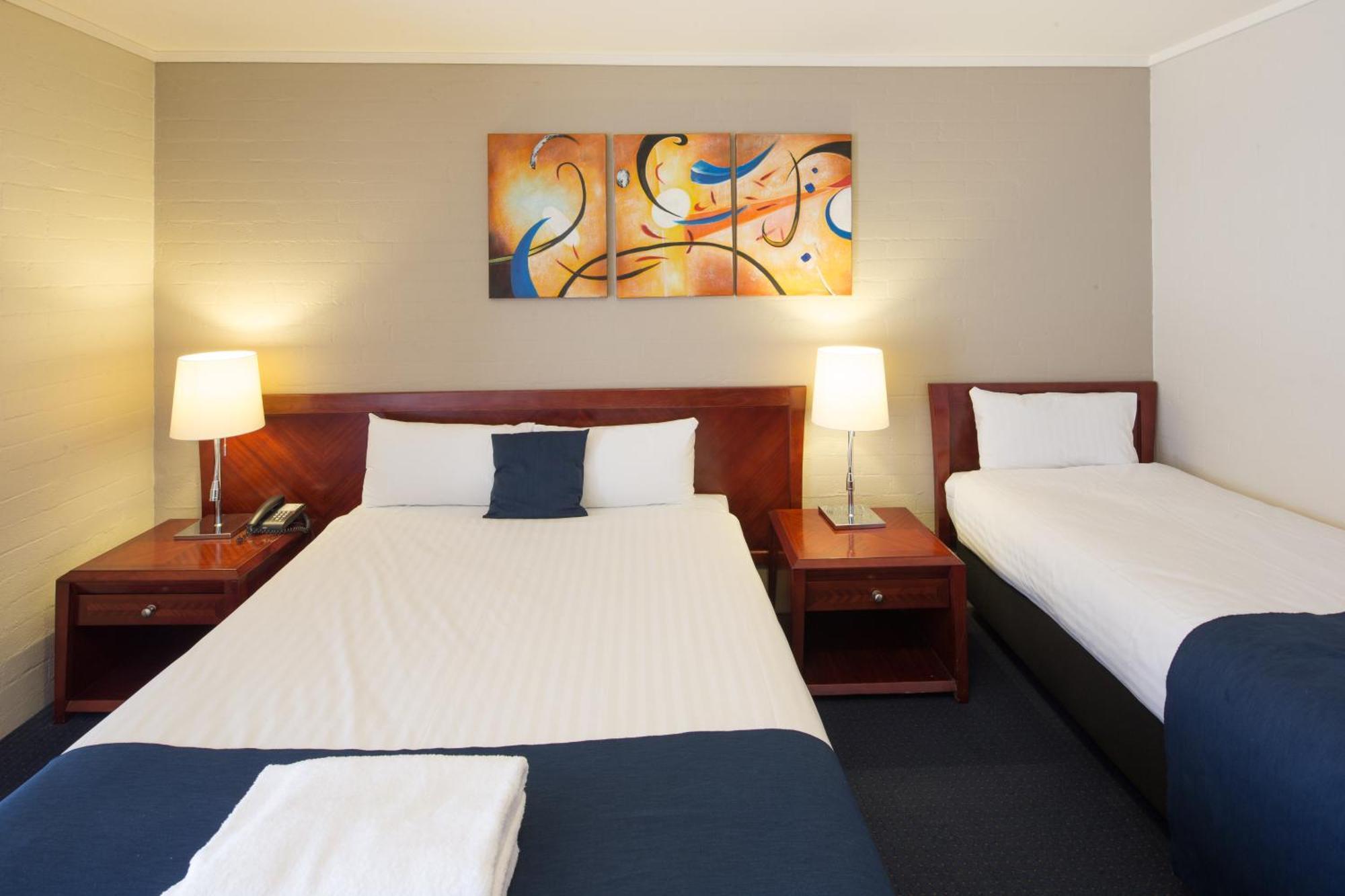 Ibis Styles Canberra Exterior photo
