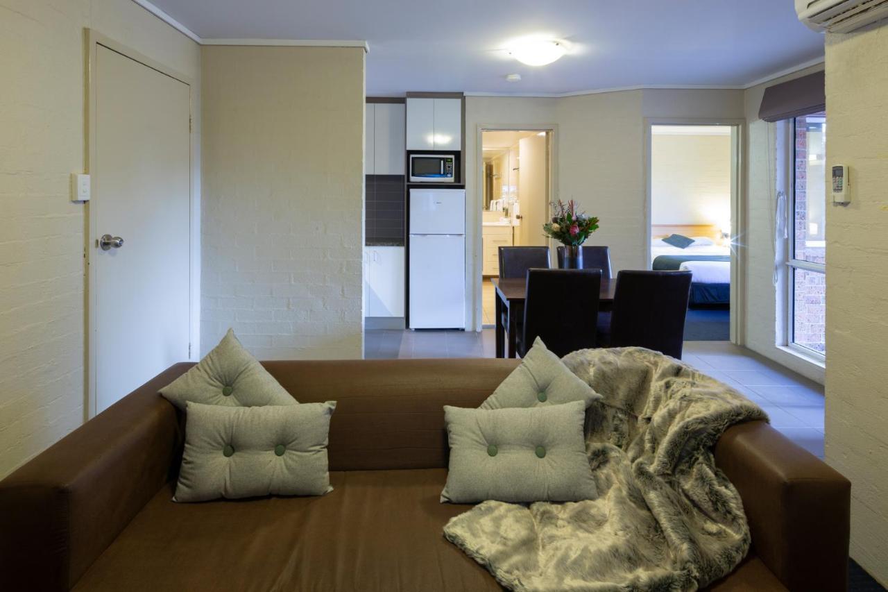 Ibis Styles Canberra Exterior photo